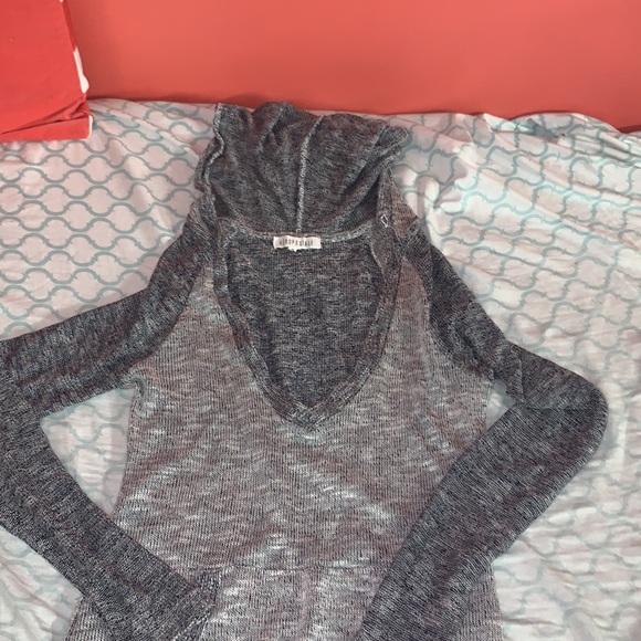 Navy and white knit sweater top - Picture 2 of 4